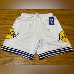 Ultra Game White NBA Lakers Basketball Shorts At The Knee Men’s Sz New!